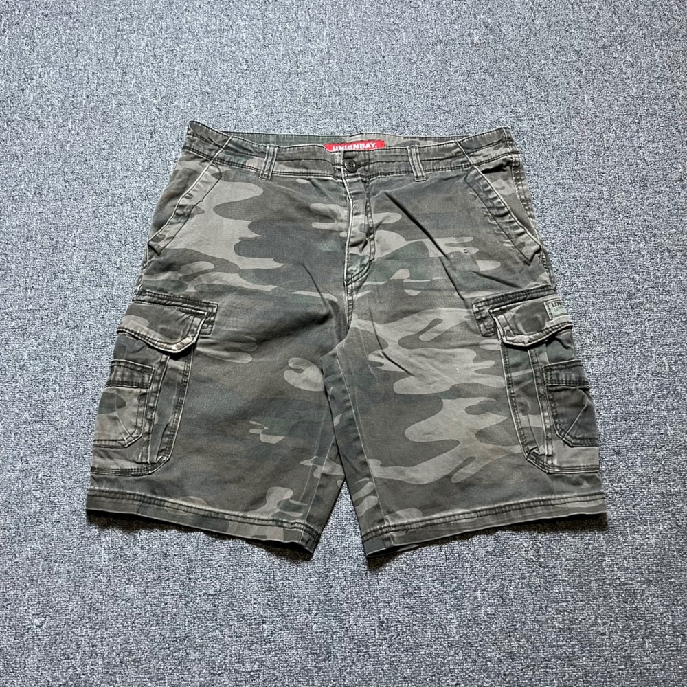 Unionbay Cargo Shorts Size 36 Green Camo Camouflage Multi Pocket Summer Y2K